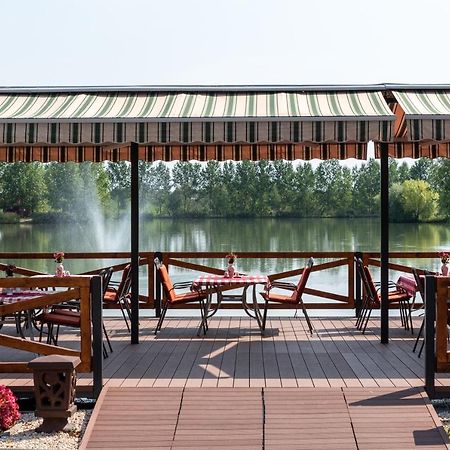 Nyíregyháza Hotel Bibic Es Tueskevar Etterem Es Horgaszto מראה חיצוני תמונה
