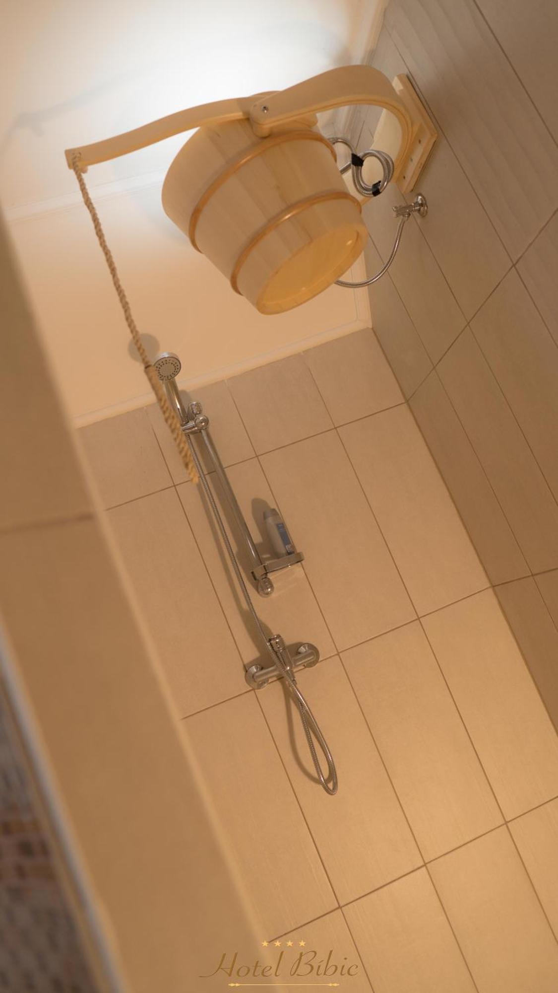 Nyíregyháza Hotel Bibic Es Tueskevar Etterem Es Horgaszto מראה חיצוני תמונה