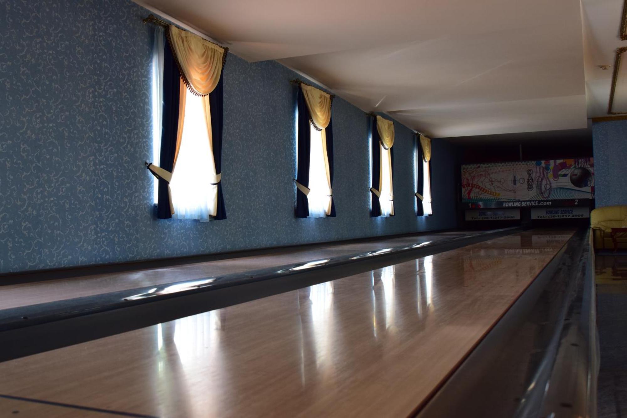 Nyíregyháza Hotel Bibic Es Tueskevar Etterem Es Horgaszto מראה חיצוני תמונה