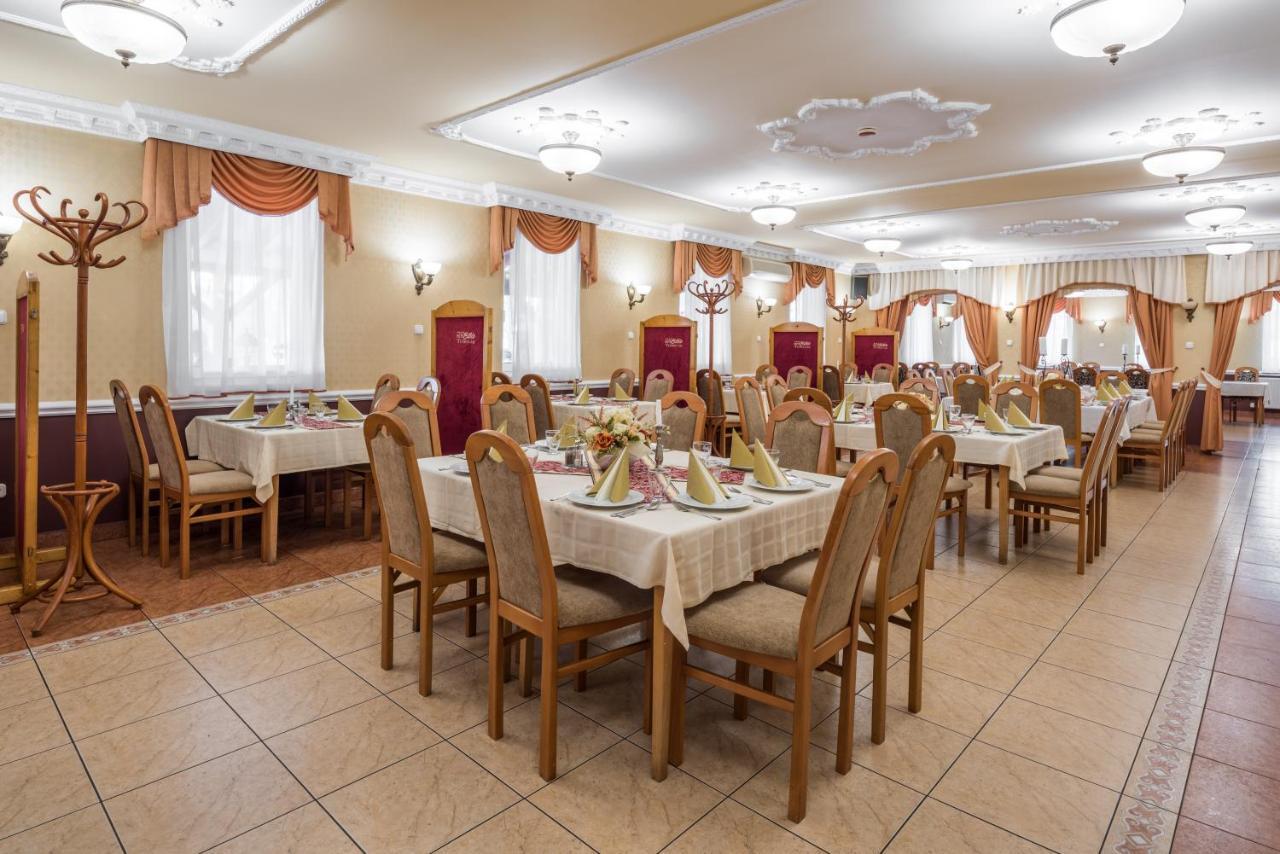 Nyíregyháza Hotel Bibic Es Tueskevar Etterem Es Horgaszto מראה חיצוני תמונה