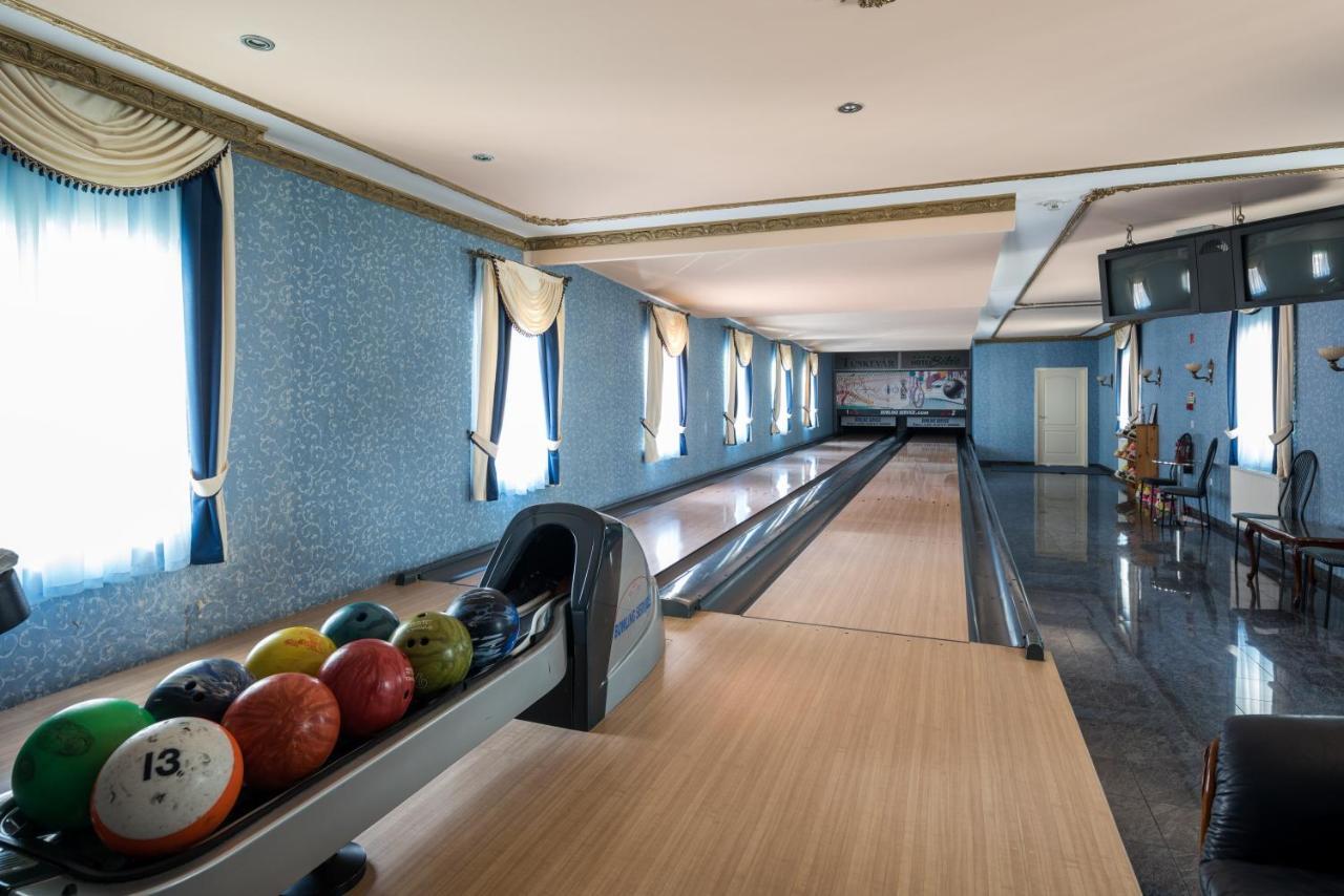 Nyíregyháza Hotel Bibic Es Tueskevar Etterem Es Horgaszto מראה חיצוני תמונה