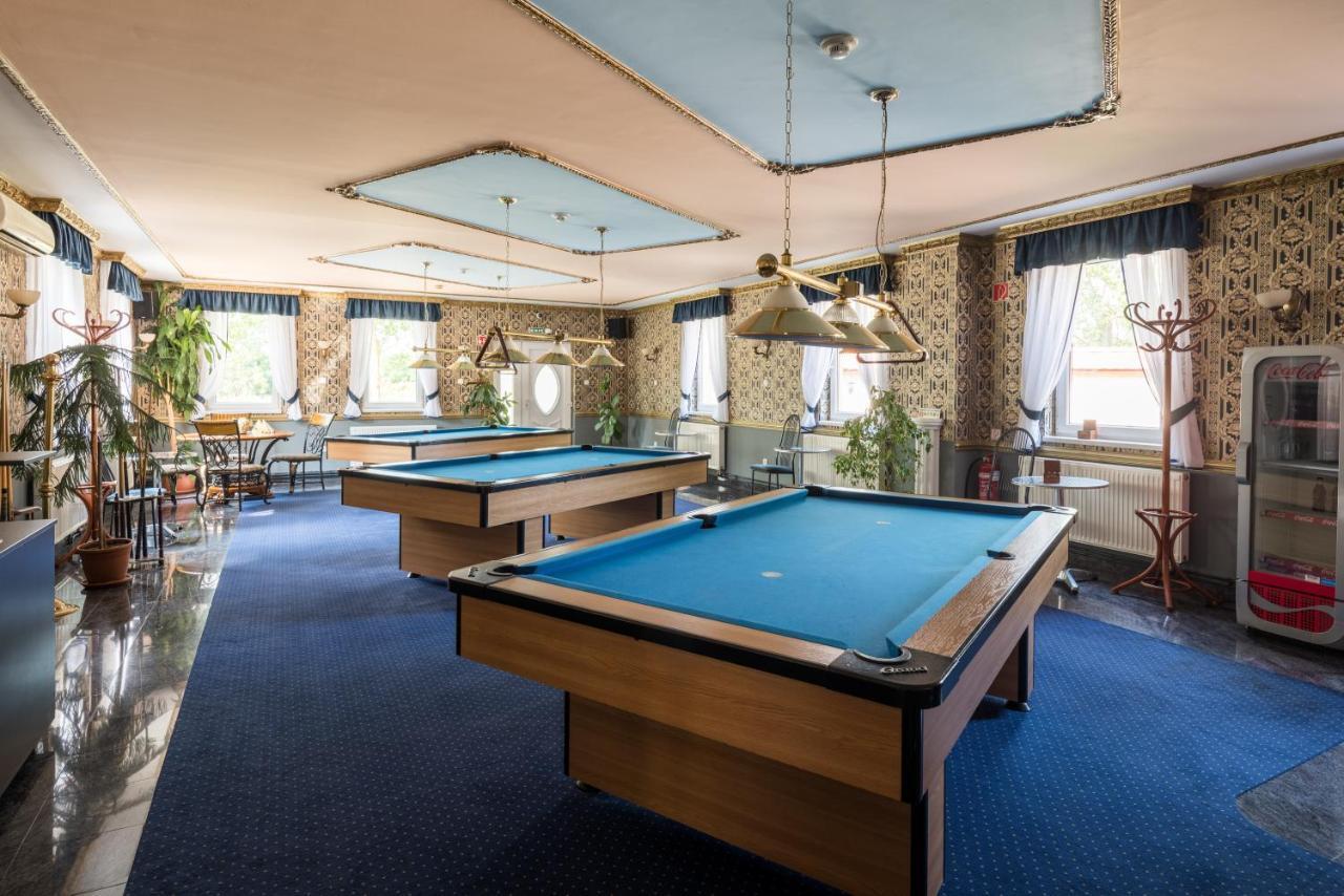 Nyíregyháza Hotel Bibic Es Tueskevar Etterem Es Horgaszto מראה חיצוני תמונה