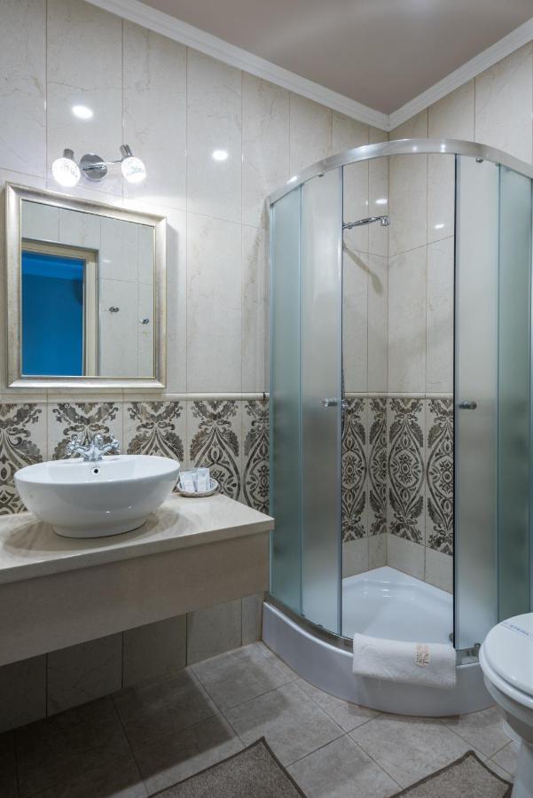 Nyíregyháza Hotel Bibic Es Tueskevar Etterem Es Horgaszto מראה חיצוני תמונה