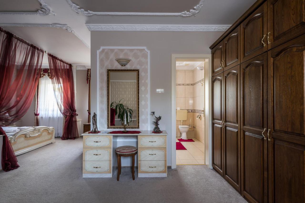 Nyíregyháza Hotel Bibic Es Tueskevar Etterem Es Horgaszto מראה חיצוני תמונה