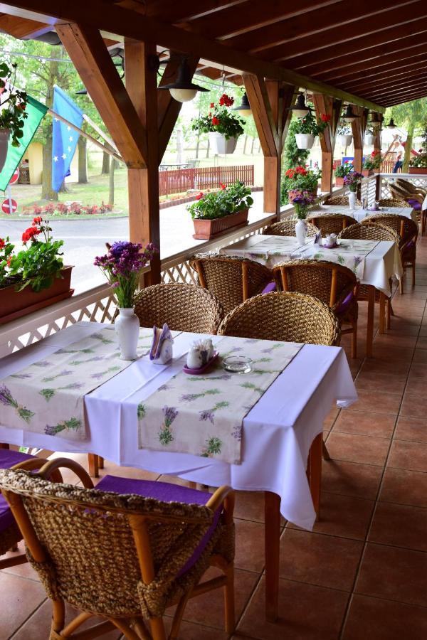 Nyíregyháza Hotel Bibic Es Tueskevar Etterem Es Horgaszto מראה חיצוני תמונה