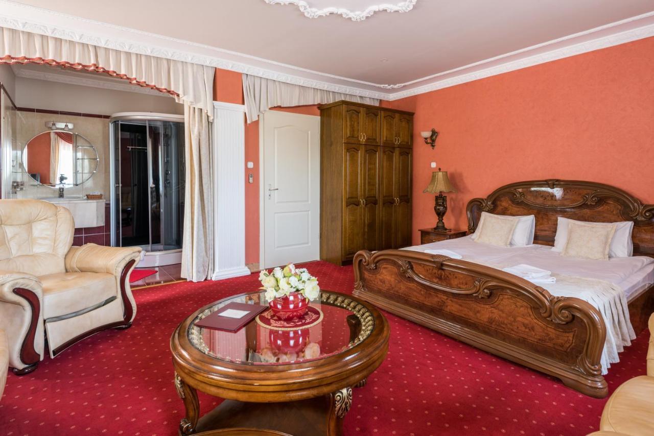 Nyíregyháza Hotel Bibic Es Tueskevar Etterem Es Horgaszto מראה חיצוני תמונה